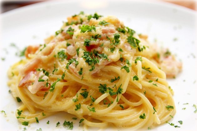 спагети карбонара